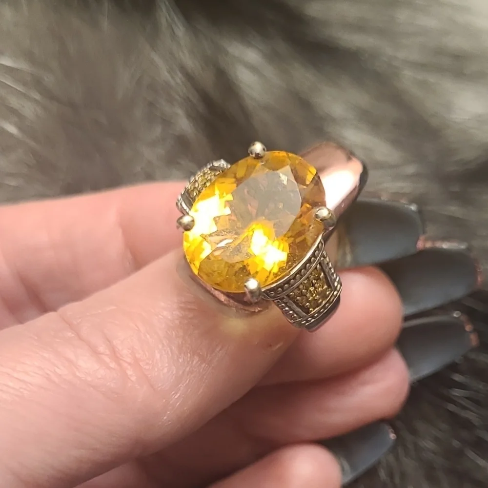 Redvelvetrebel 24ct oval
